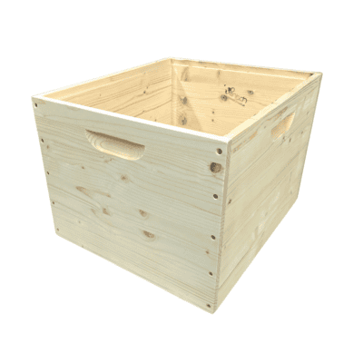 Robuste Holzbox für Gartenbeete, ideal für Pflanzen und Blumen.