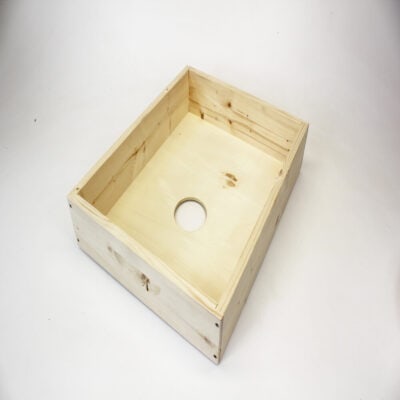 Holz-Futterzarge für Bienen mit 420x520 mm Größe.