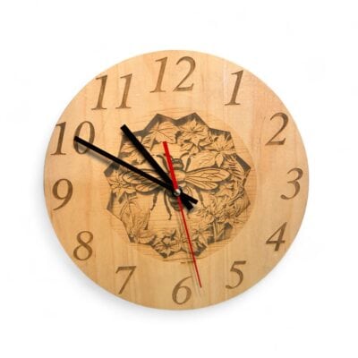 Holz-Uhr mit Bienenmotiv, handgefertigt, dekorativ.