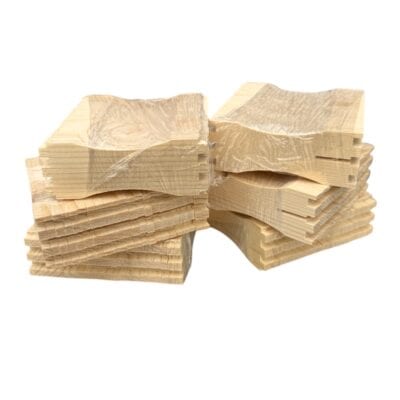 Holzblöcke für Bienenbeuten, handgefertigt, nachhaltige Imkerei.